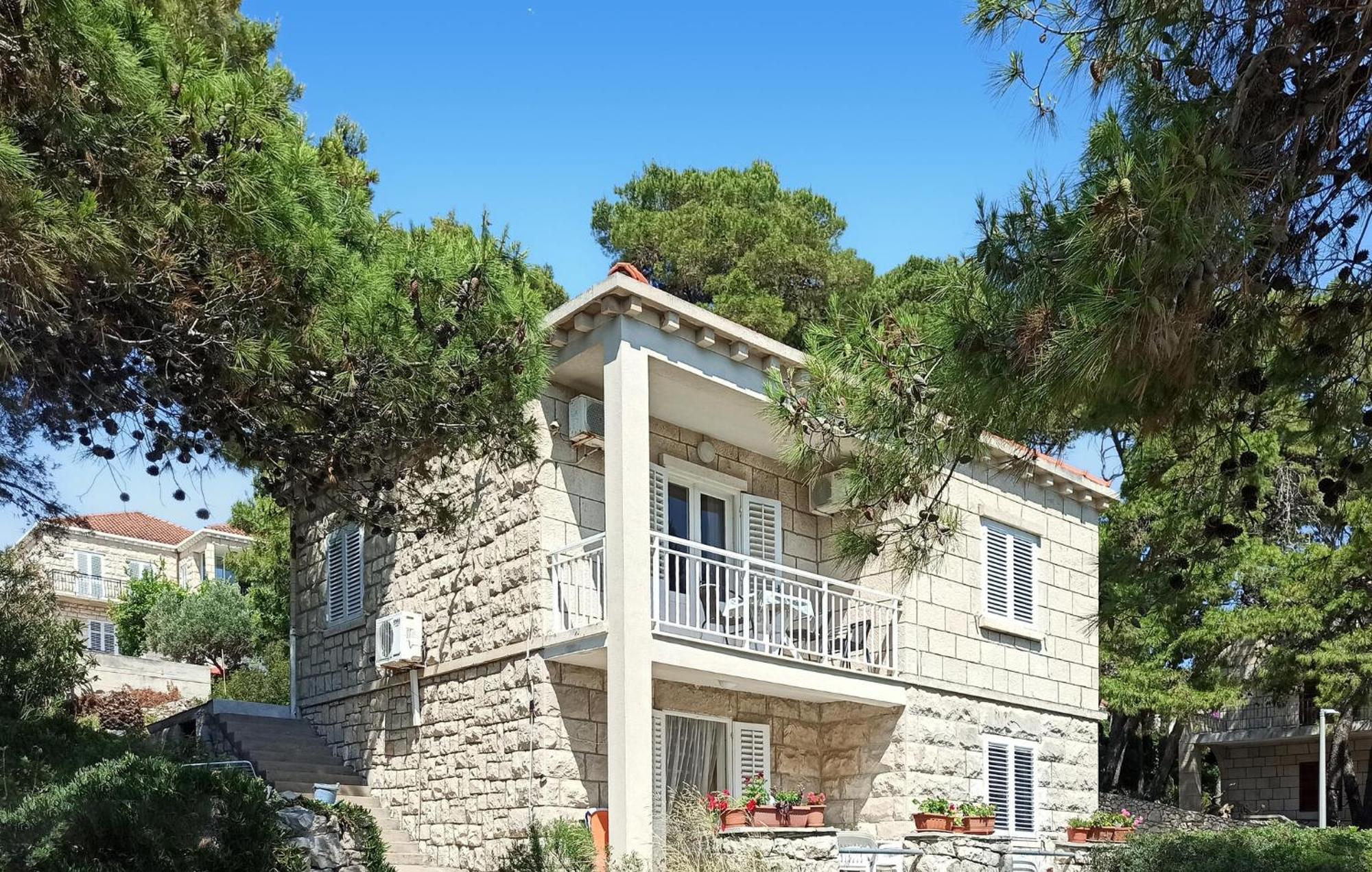 Amazing Apartment In Lumbarda With Kitchen المظهر الخارجي الصورة
